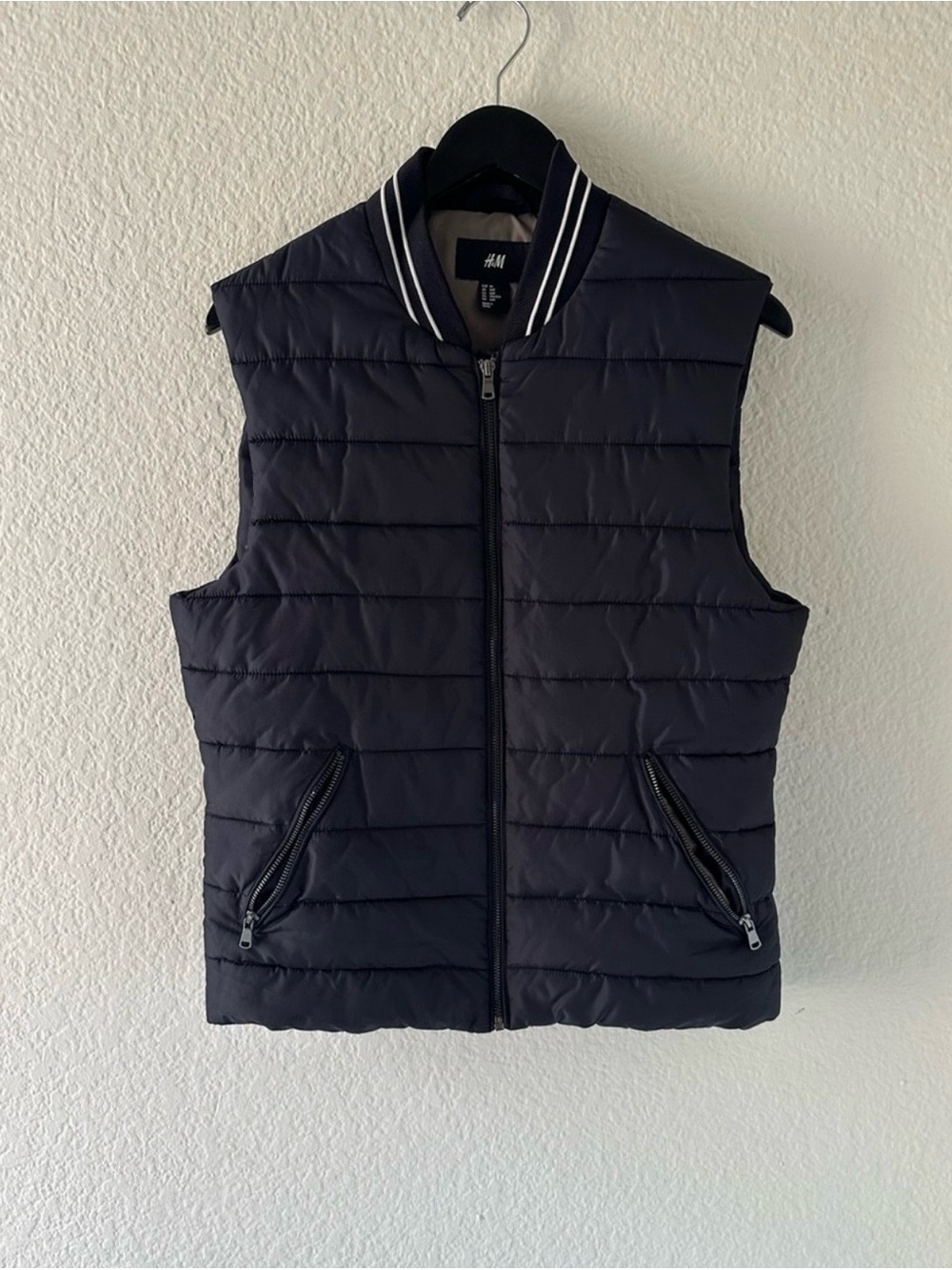H&M Men's Black Quilted Puffer Vest with Striped Rib Collar